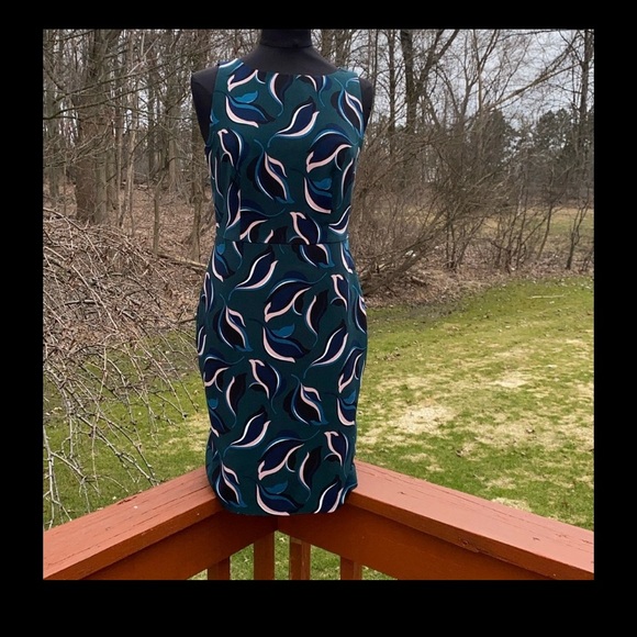 Ann Taylor Dresses & Skirts - NWOT Beautiful Forest Green Dress,pale pink,blue, black, teal & white patterns.